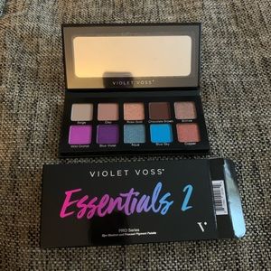 Violet Voss essentials 2 eyeshadow palette